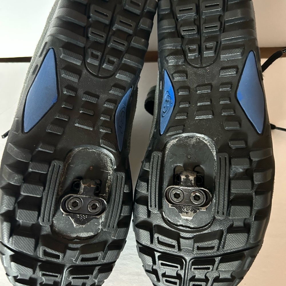 Taho women’s mountain biking shoe size 9 with cleats
